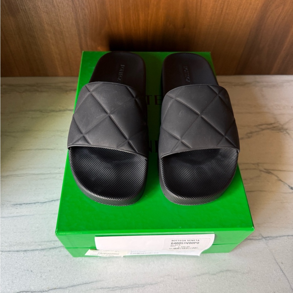Bottega Veneta The Slider Rubber Sandals 38C